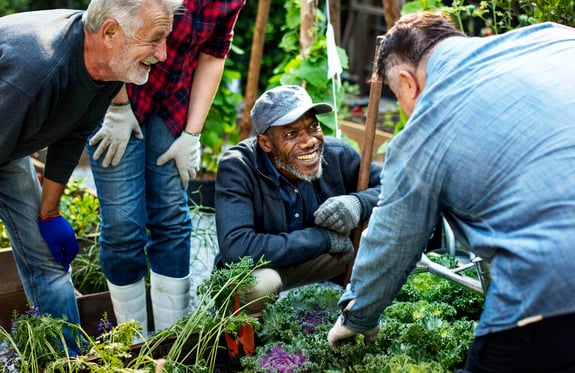 volunteers_community_garden